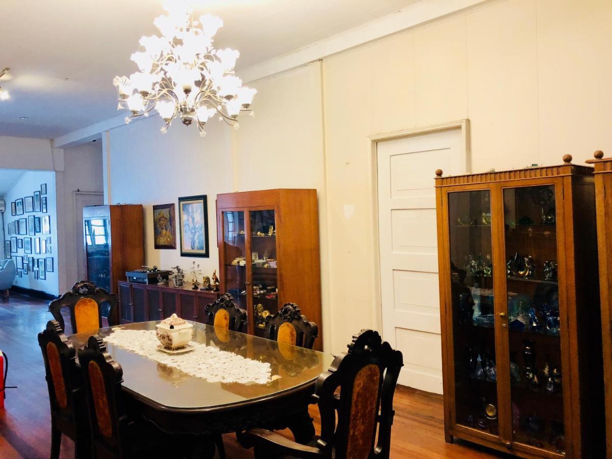 The White Bed And Breakfast Баколод Экстерьер фото